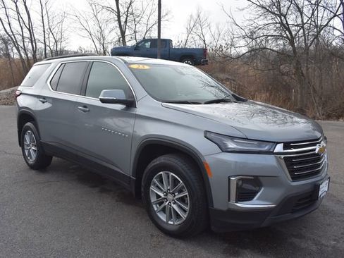 Certified 2023 Chevrolet Traverse LT image 1