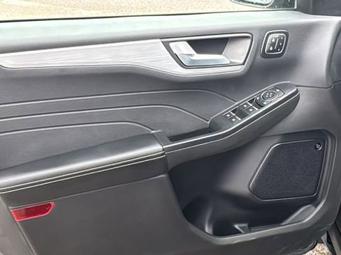 Certified 2024 Ford Escape SE w/ PHEV Premium Package image 10