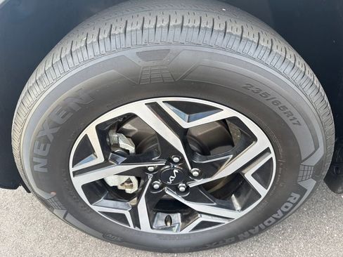 Used 2023 Kia Sportage LX image 29
