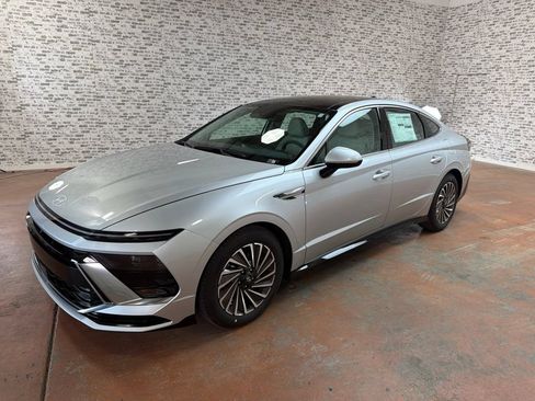 New 2026 Hyundai Sonata SEL FWD image 3