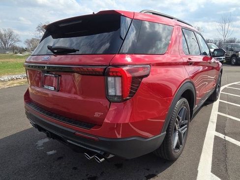 Used 2025 Ford Explorer ST AWD/4WD image 8