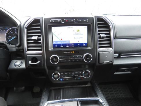 Used 2020 Ford Expedition Limited w/ Equipment Group 302A AWD/4WD image 29