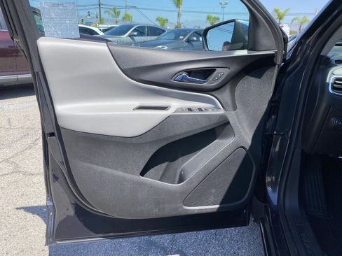 Used 2022 Chevrolet Equinox LS w/ LPO, Chrome Package FWD image 13