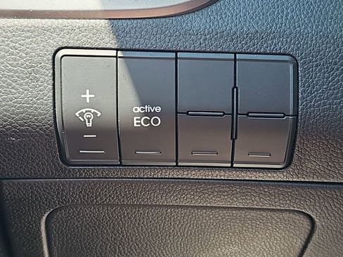 Used 2016 Hyundai Elantra GT FWD image 11
