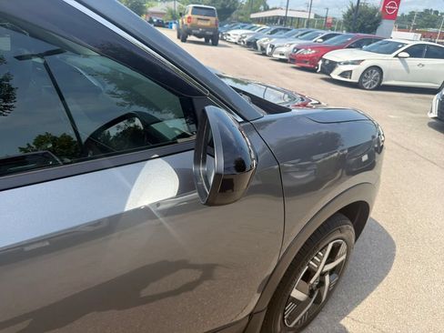 Used 2026 Nissan Kicks SV w/ SV Premium Package FWD image 39