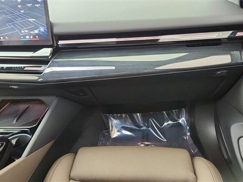 Used 2024 BMW 530i xDrive 530i xDrive w/ Premium Package image 37