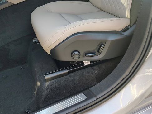 New 2026 Volvo XC90 B6 Plus image 11