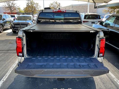 Used 2024 Chevrolet Colorado ZR2 w/ Technology Package image 36