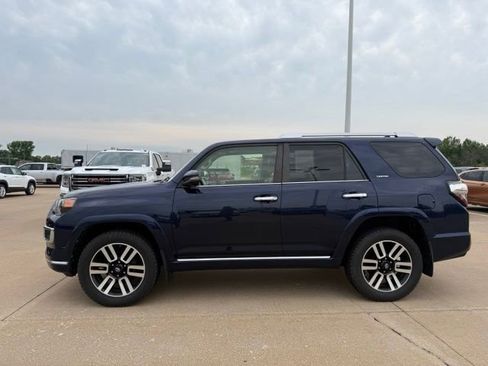 Used 2019 Toyota 4Runner Limited AWD/4WD image 6