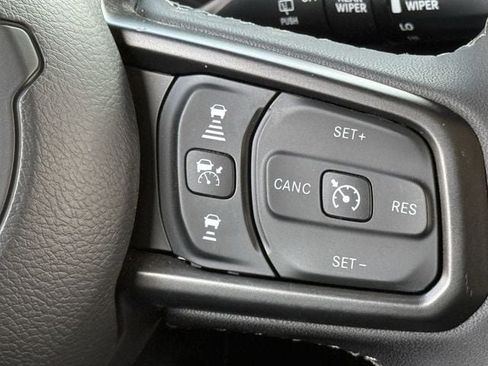 Used 2026 Jeep Wrangler Unlimited Rubicon AWD/4WD image 13
