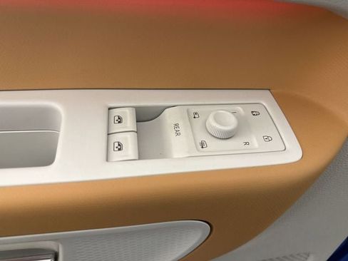 New 2025 Volkswagen ID. Buzz 1st Edition image 16