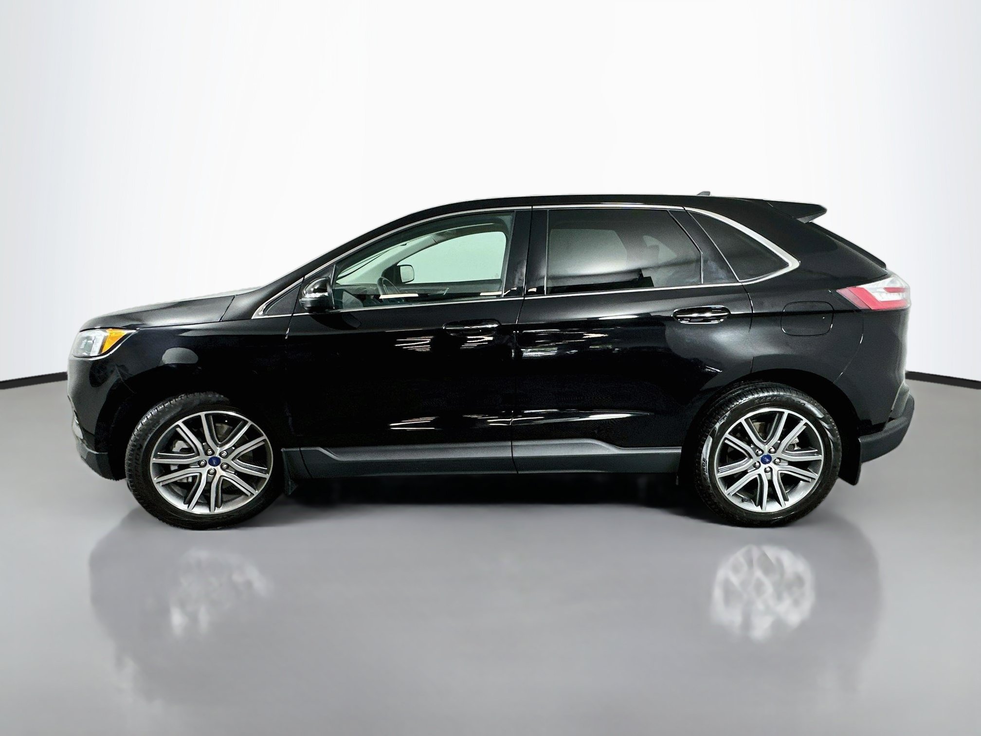 Used 2022 Ford Edge Titanium AWD/4WD image 4