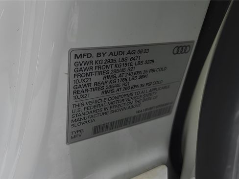 Used 2023 Audi Q8 Premium Plus image 12