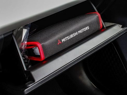 New 2025 Mitsubishi Outlander SE AWD/4WD image 18
