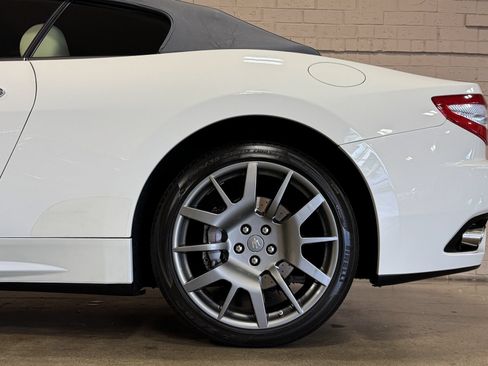 Used 2011 Maserati GranTurismo Convertible RWD image 35
