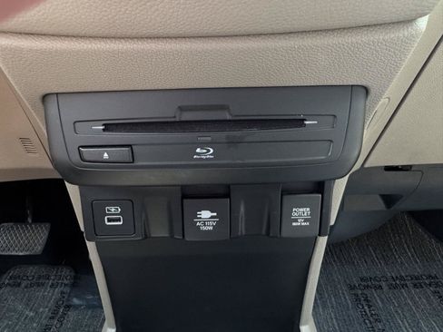 Used 2023 Honda Odyssey Elite image 28