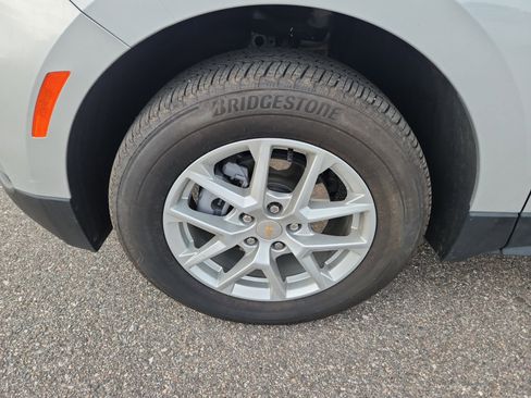 Used 2022 Chevrolet Equinox LT image 27