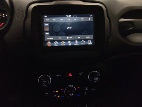 Used 2020 Jeep Renegade Altitude AWD/4WD image 25