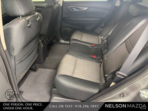 Used 2017 Nissan Rogue SV w/ Sun & Sound Touring Package image 35