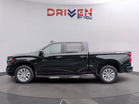 Used 2025 Chevrolet Silverado 1500 Custom w/ LPO, Dark Essentials Package AWD/4WD image 2