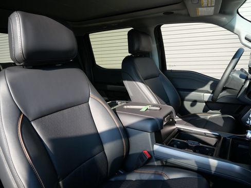 New 2026 Ford F250 Lariat w/ Black Appearance Package AWD/4WD image 21
