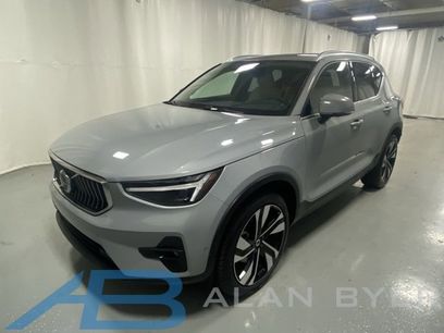 Used 2025 Volvo XC40 B5 Plus w/ Protection Package Premier