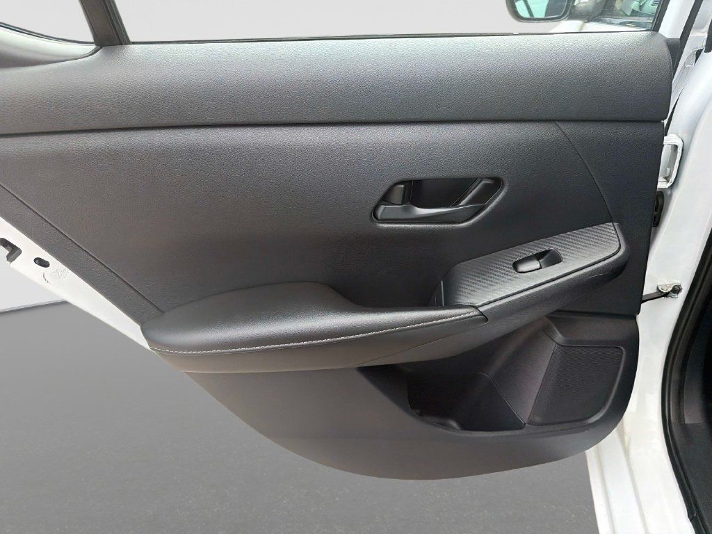 Used 2024 Nissan Sentra SV FWD image 13