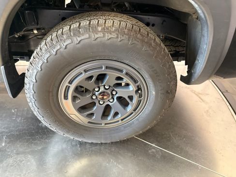 Used 2026 Nissan Frontier PRO-4X AWD/4WD image 11