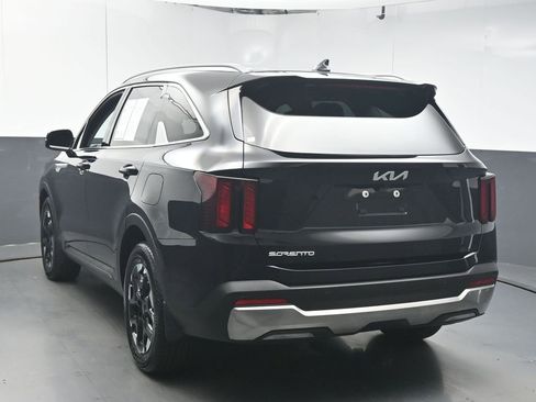 Used 2025 Kia Sorento S w/ Panoramic Sunroof Package FWD image 6