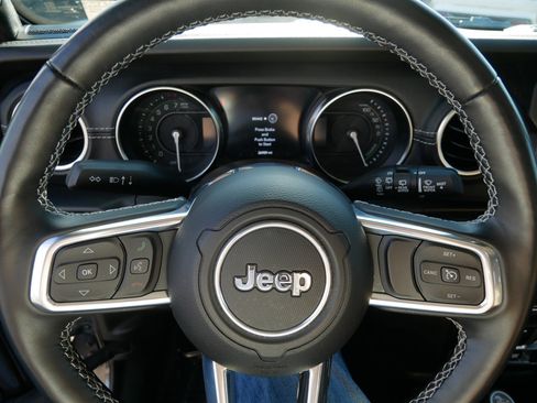 Used 2023 Jeep Wrangler Rubicon w/ Safety Group image 25