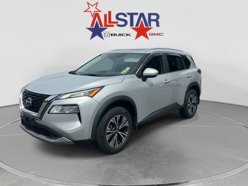 Used 2023 Nissan Rogue SV w/ SV Premium B Package FWD image 3