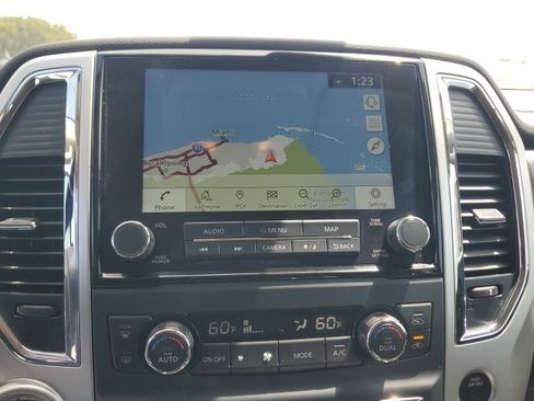 Used 2021 Nissan Titan SV w/ SV Convenience Package image 10