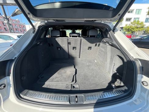 Used 2024 Porsche Macan AWD/4WD image 16