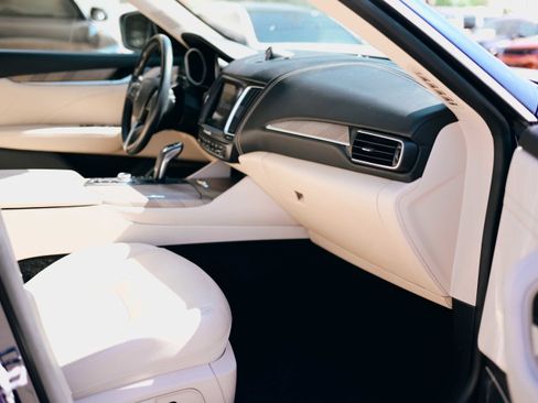 Used 2019 Maserati Levante GranLusso image 17