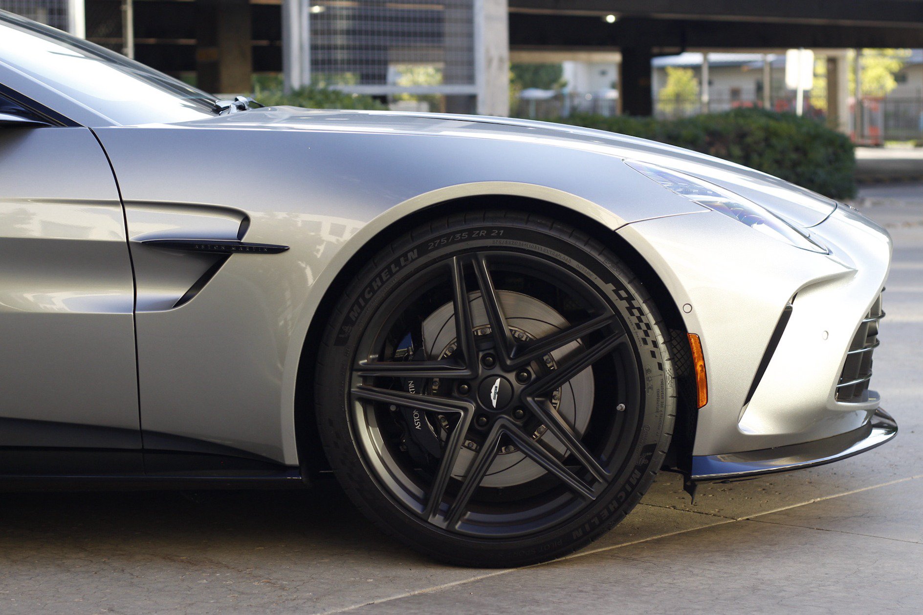 Used 2025 Aston Martin V8 Vantage Coupe RWD image 20