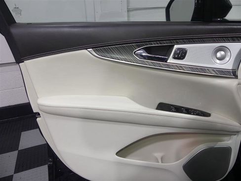 Used 2019 Lincoln Nautilus Black Label image 18