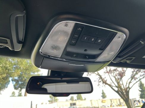 Used 2019 Dodge Charger R/T w/ Plus Group image 47