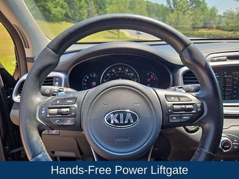 Used 2017 Kia Sorento EX w/ EX Premium Package AWD/4WD image 4