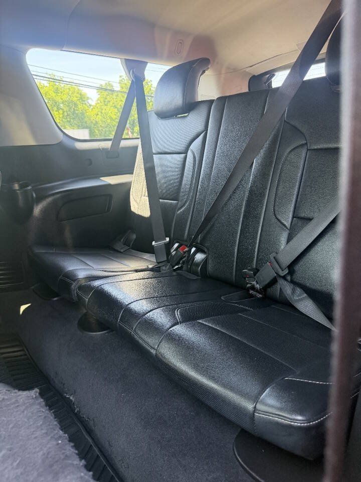 Used 2020 Chevrolet Suburban Premier RWD image 15