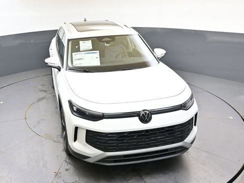 New 2026 Volkswagen Tiguan SE AWD/4WD image 52