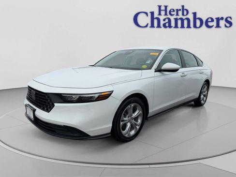 Used 2023 Honda Accord LX image 10