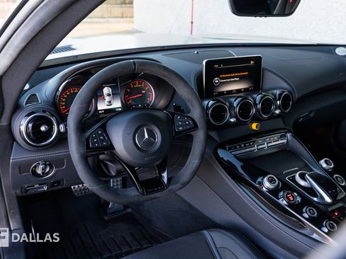 Used 2018 Mercedes-Benz AMG GT R image 30