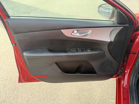 Used 2023 Kia Forte LXS w/ LXS Technology Package FWD image 9