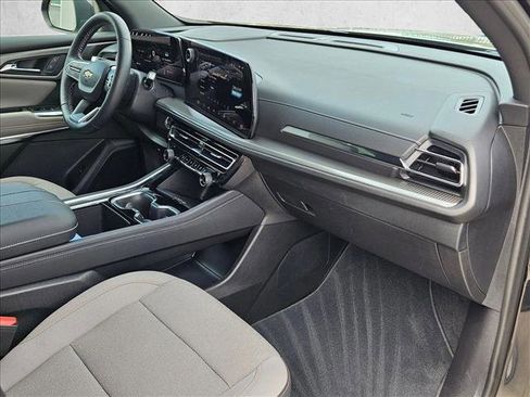 Used 2026 Chevrolet Traverse LT w/ Driver Confidence Package image 21