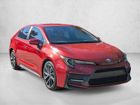 Used 2021 Toyota Corolla SE image 3
