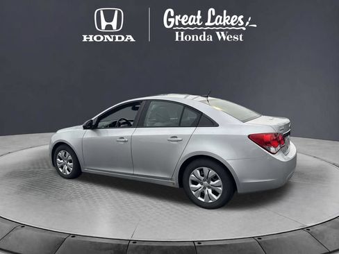 Used 2013 Chevrolet Cruze LS FWD image 9
