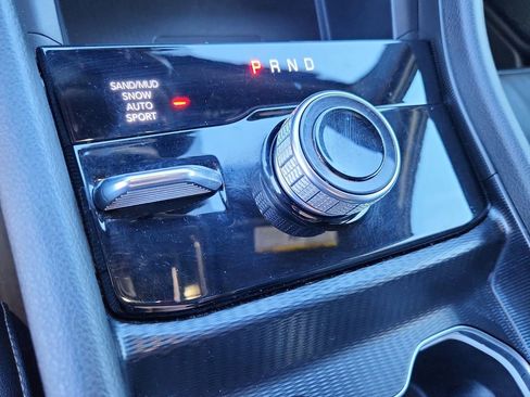 Certified 2024 Jeep Grand Cherokee L Limited w/ Luxury Tech Group II image 21