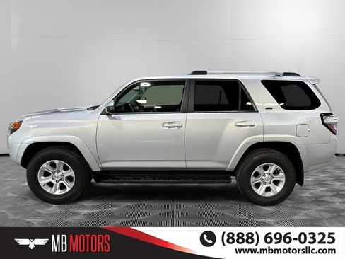 Used 2022 Toyota 4Runner SR5 image 8