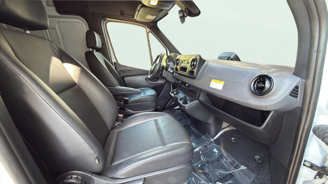 Used 2025 Mercedes-Benz Sprinter 2500 image 20