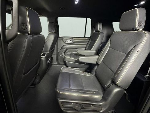 Used 2023 Chevrolet Suburban Premier RWD image 27